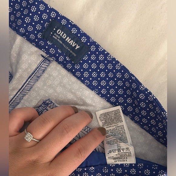 Old Navy Pixie Pant - Picture 3 of 3